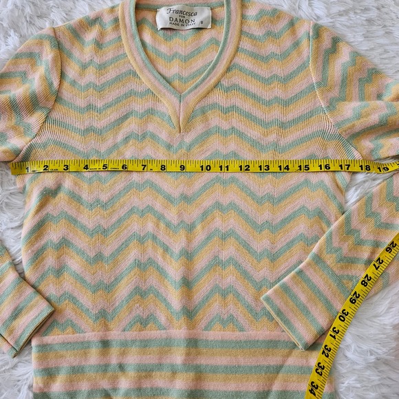 Francesca for Damon Women's Colorful Chevron‎ Wool Blend V-neck Sweater. Size S - Picture 5 of 8